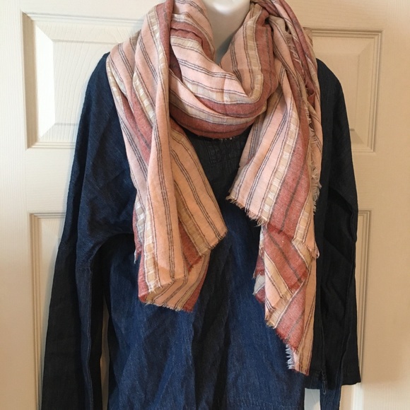 Universal Threads chambray top - Picture 7 of 7